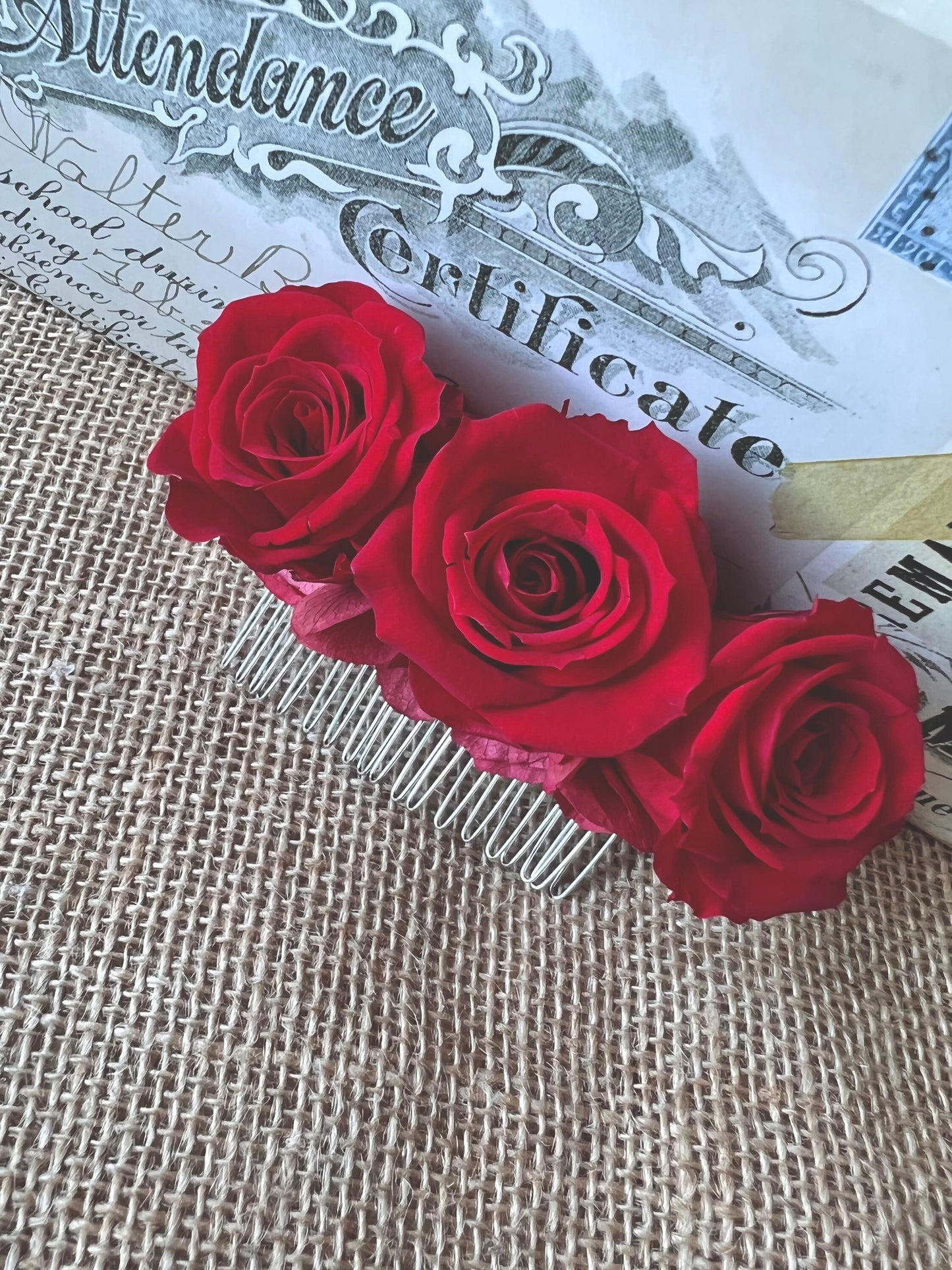 Red Preserved Rose Hair Comb, Bridal Hair Accessories, Dried Flower Slides for Wedding, Red Roses Hair Slides, Red Wedding Jewellery, Rustic