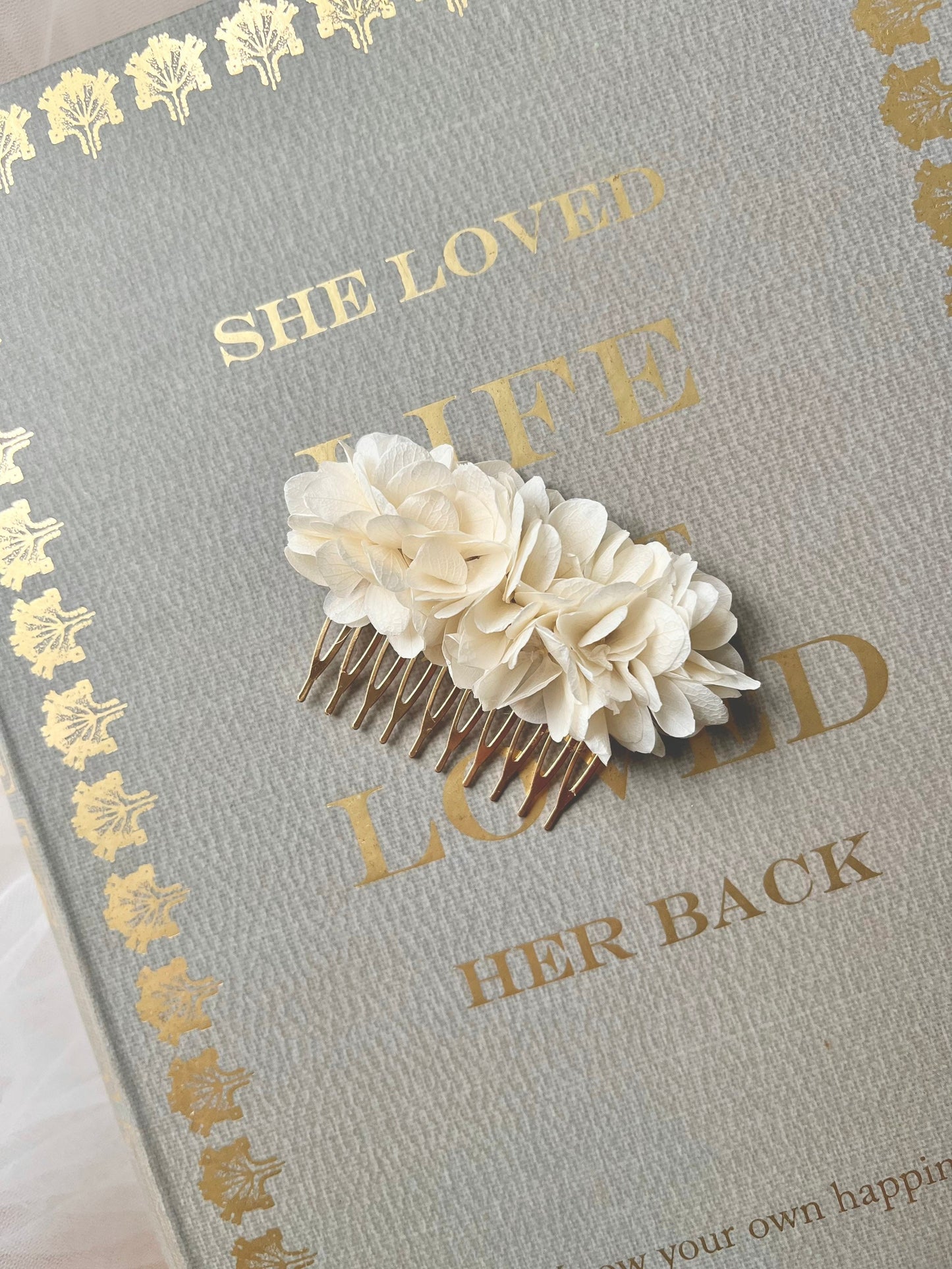 Bridal Flower Mini Comb White Pale Ivory, Minimalist Wedding Hair Pins, Bridal Hair Accessories, Dried Flower Updo Hair Floral Hair Comb