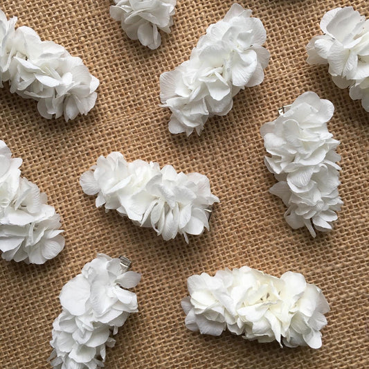 White Flower Barrette, Boho Bridal Headpiece, Preserved Hydrangea, Bohemian Wedding Accessories, Stabilised Flower Headband, Bride Headpiece