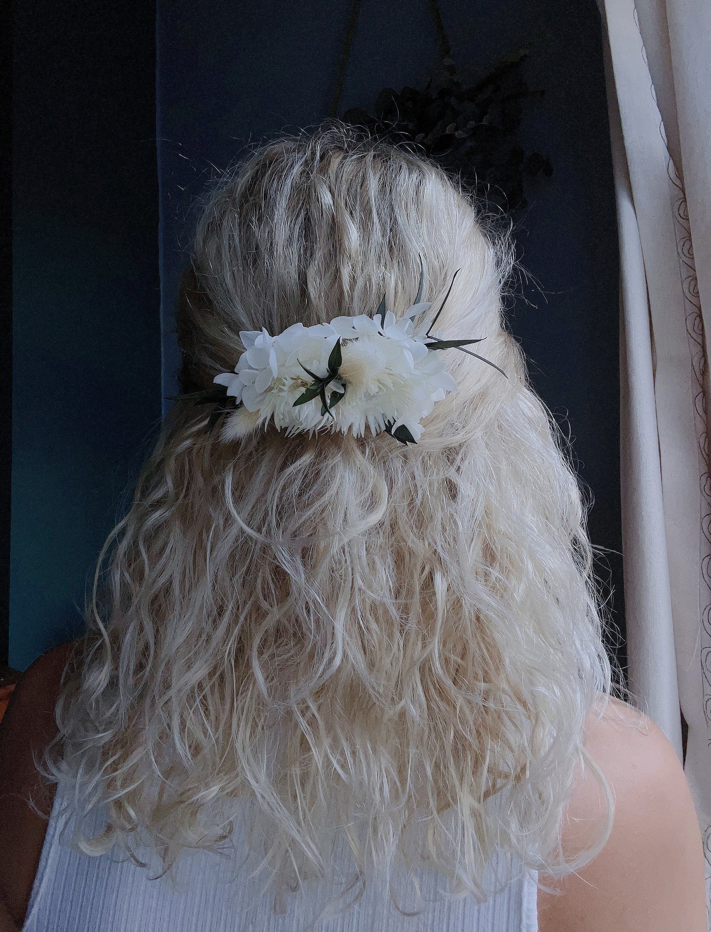 Bridal White and Green Flower Comb, Ivory Wild Looking Dried Flower Hair Piece, White Flower and Eucalyptus Hair Clips Olive Leaves Look