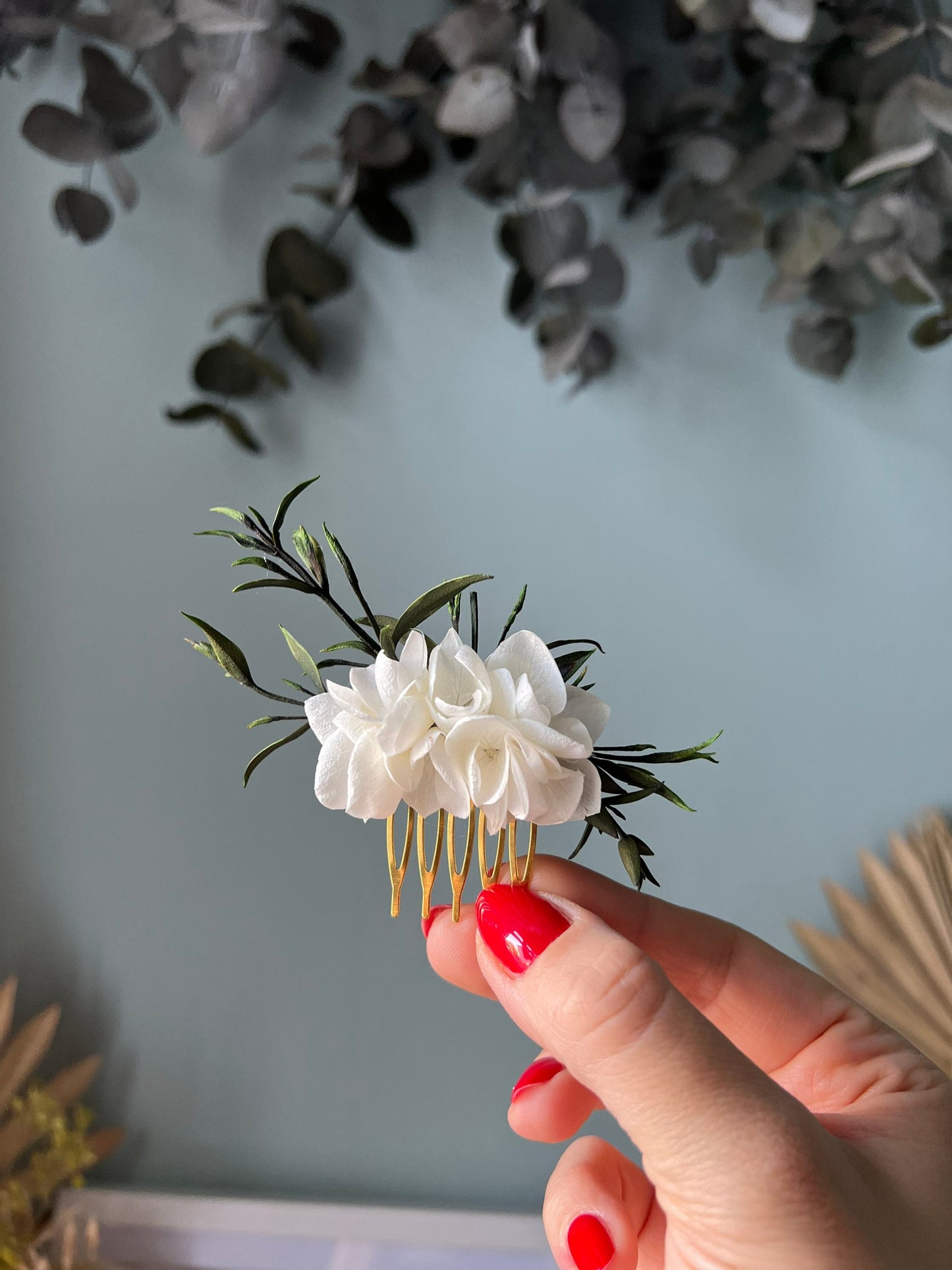 Bohemian Eucalyptus White and Green Wedding Comb, Bridal Flower Hair Piece, Preserved Dry Flower Comb Gold