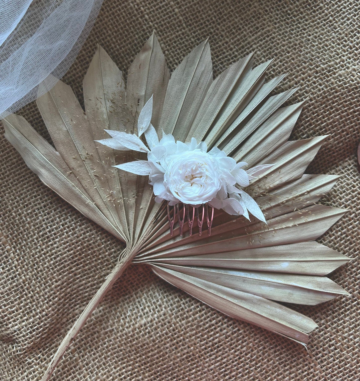 Bridal Minimal Garden Rose Hair Comb White, Minimalist Wedding Bridal Headpiece Dried Preserved Flower Comb, Boho Bride Hair Accessories UK