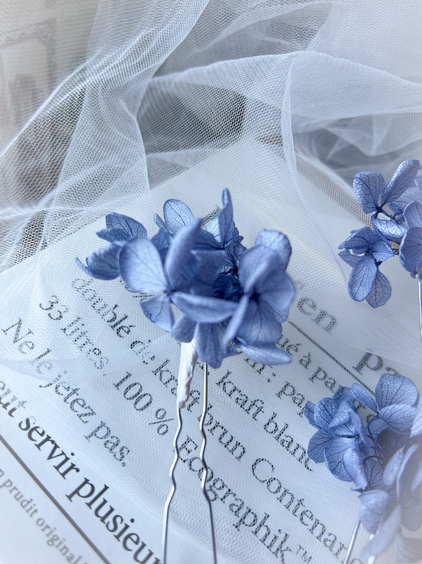 Dusty Blue Dried Flower Mini Hair Pins, Minimalist Wedding Hair Piece, Blue Beach Wedding Minimal Floral Hair Sprig, Hair Pin Set for Brides
