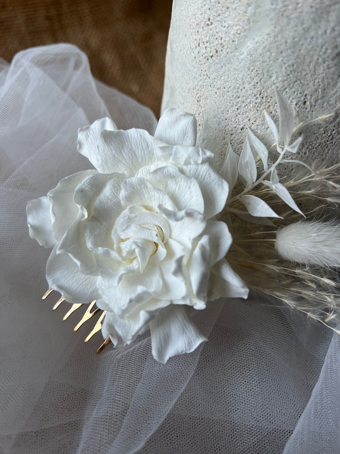 Preserved Gardenia White Rose Hair Piece Wild Looking Bohemian Flower Headpiece, Minimal Wedding Floral Hair Comb