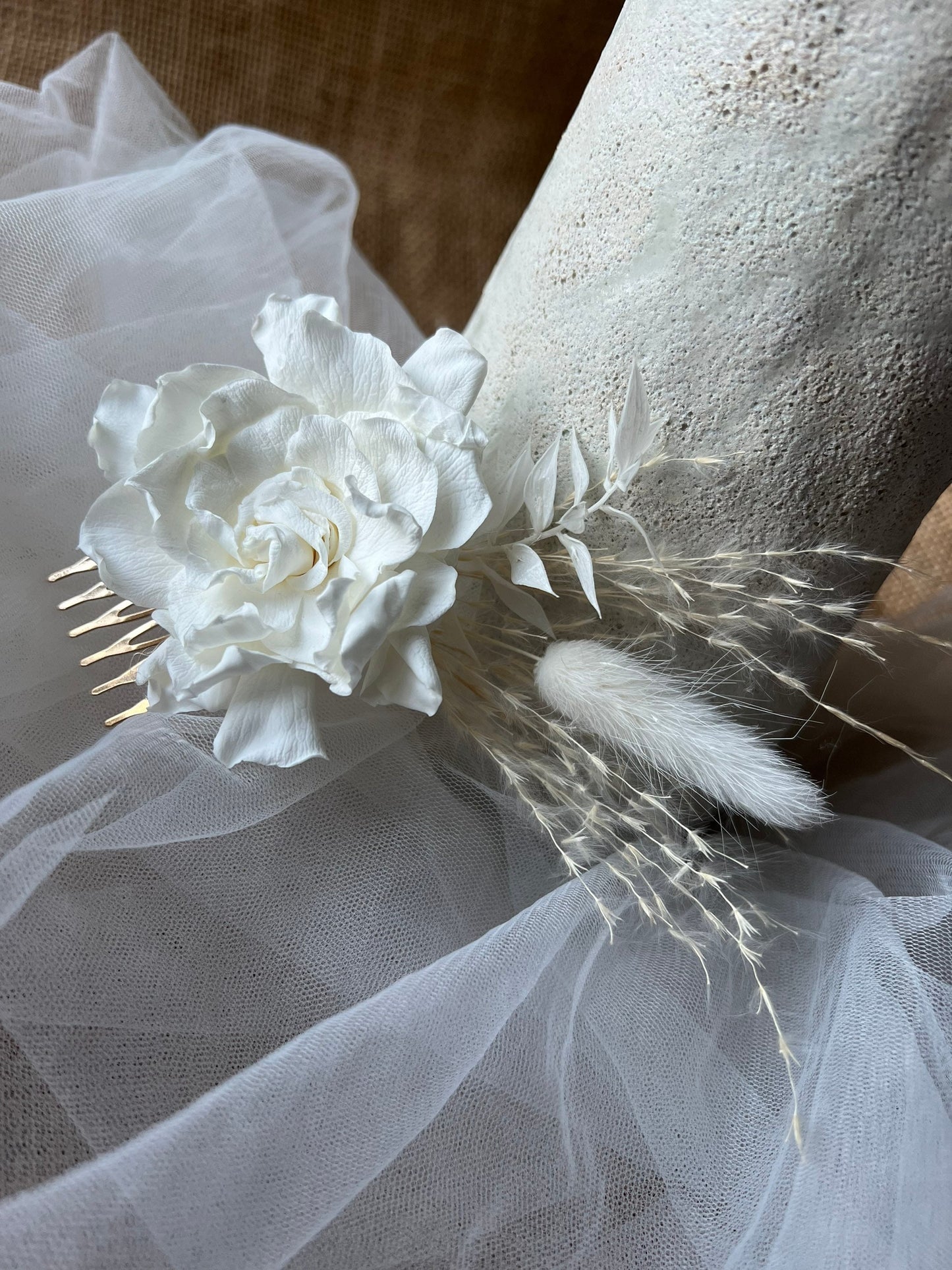 Preserved Gardenia White Rose Hair Piece Wild Looking Bohemian Flower Headpiece, Minimal Wedding Floral Hair Comb