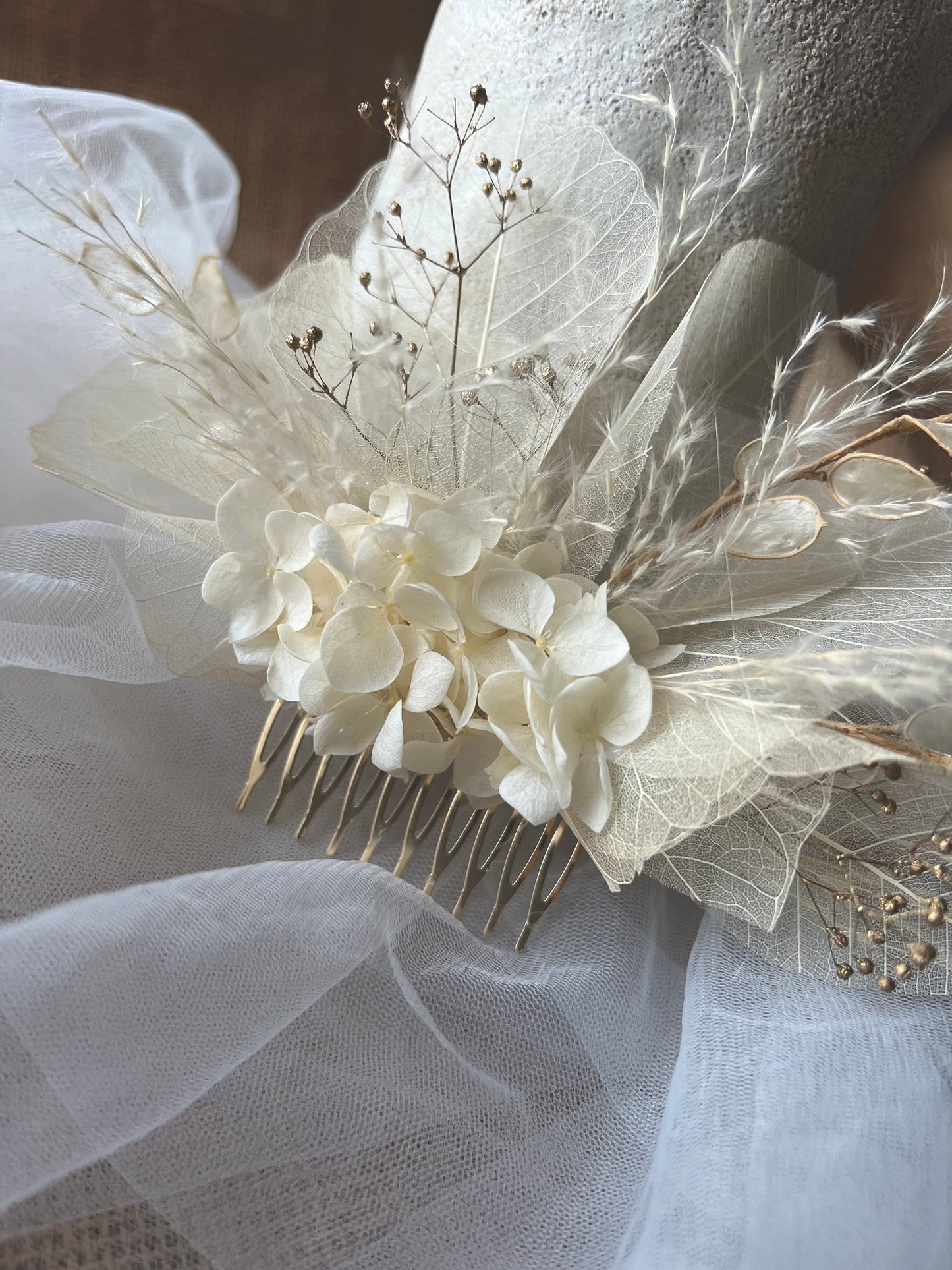 Ivory Dried Flower Hair Comb for Brides, Statement Hair Piece, Unique Design Festival Head Piece, Boho Wedding Floral Hair Accessories