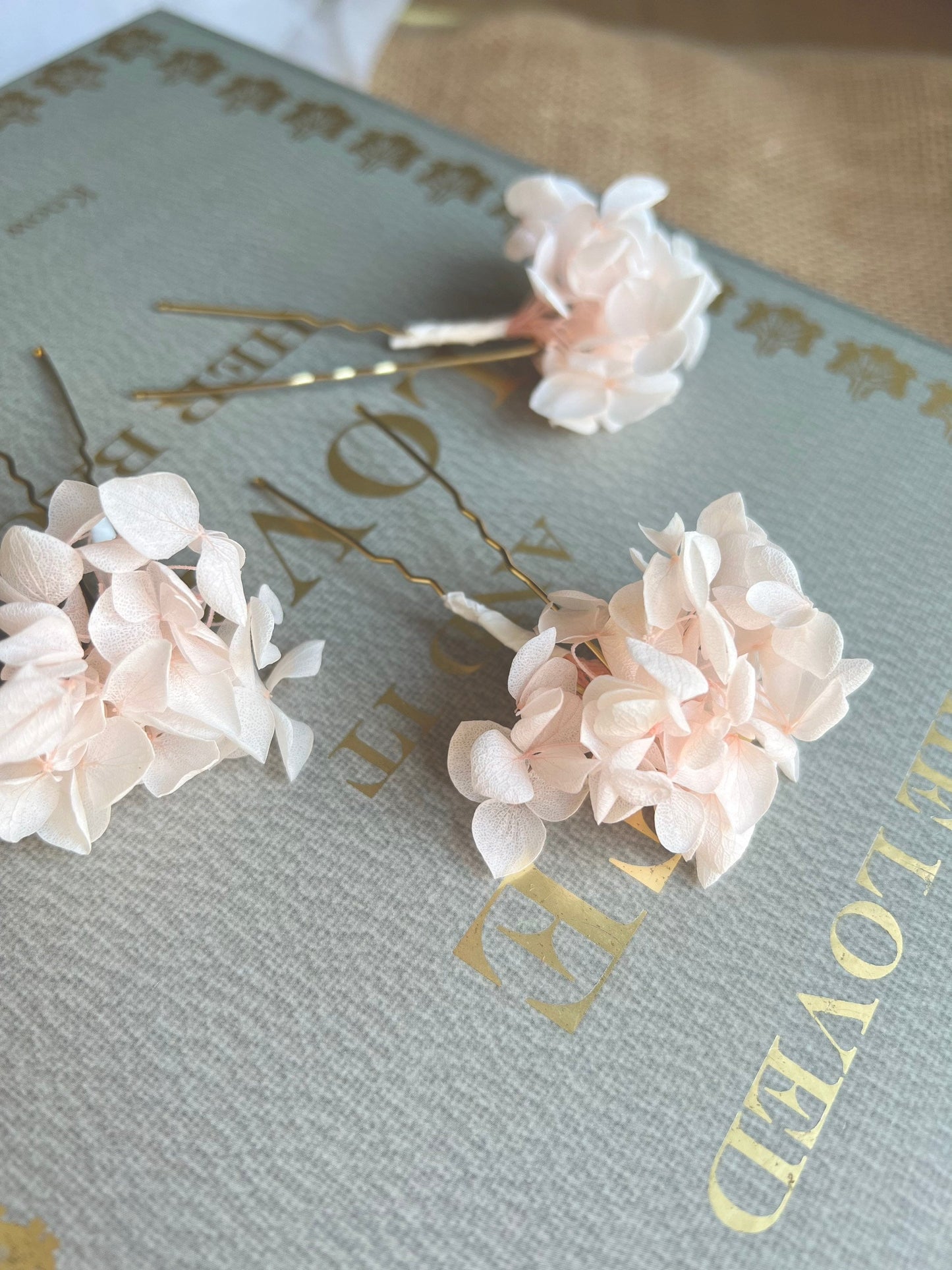Blush Pink Wedding Bridal Dried Flower Hair Pins, Light Pink Garden Floral Hair Piece, Bridesmaids Hair Accessories Pastel
